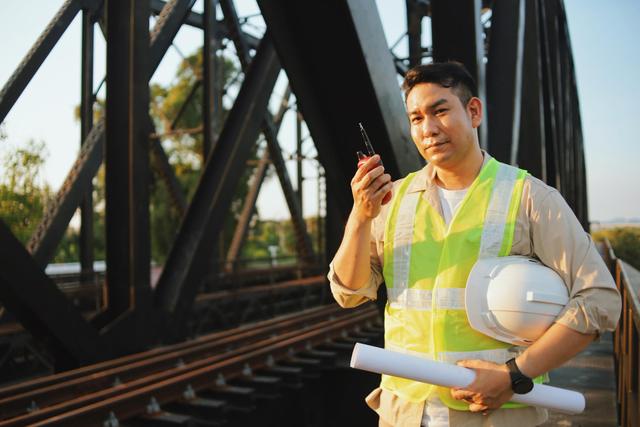 2001 онд 4 цахилгаан станцын өргөтгөлийн ажилыг гүйцэтгэв